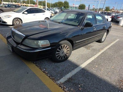 2005 Lincoln Town Car Signature 4DR Sedan