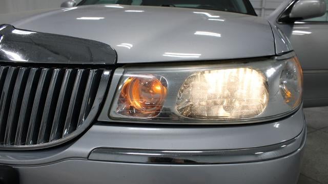 2002 Lincoln Town Car Executive