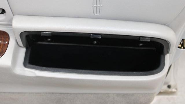 2002 Lincoln Town Car Executive