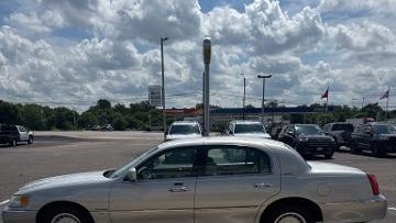 1999 Lincoln Town Car Executive