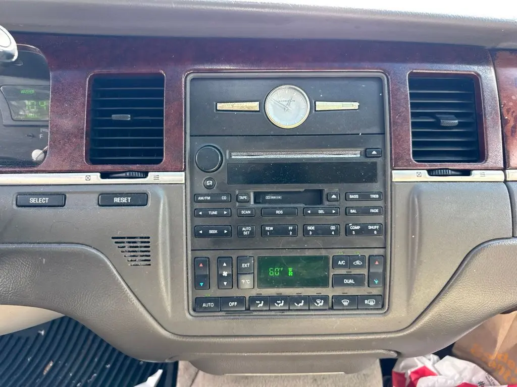 2004 Lincoln Town Car - $3,497