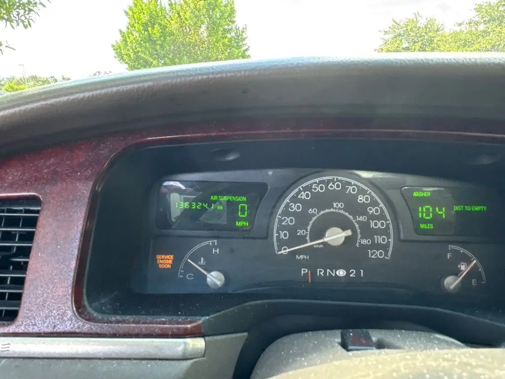 2004 Lincoln Town Car - $3,497
