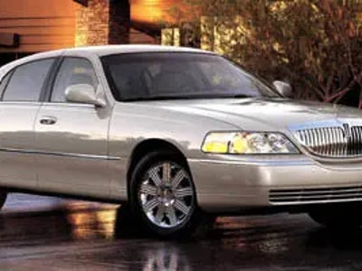 2005 Lincoln Town Car Signature Limited 4DR Sedan