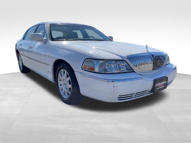 2007 Lincoln Town Car - $6,995