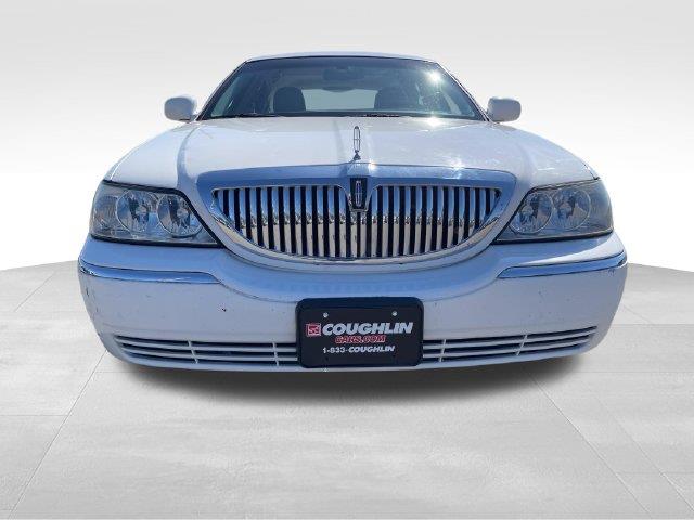 2007 Lincoln Town Car - $6,995