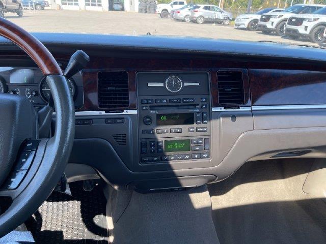 2007 Lincoln Town Car - $6,995