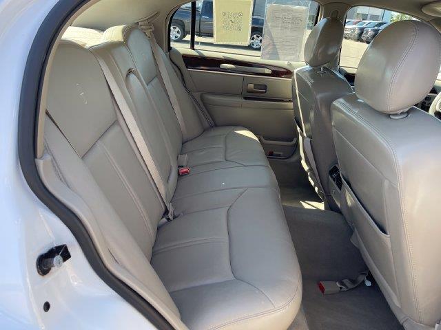 2007 Lincoln Town Car - $6,995