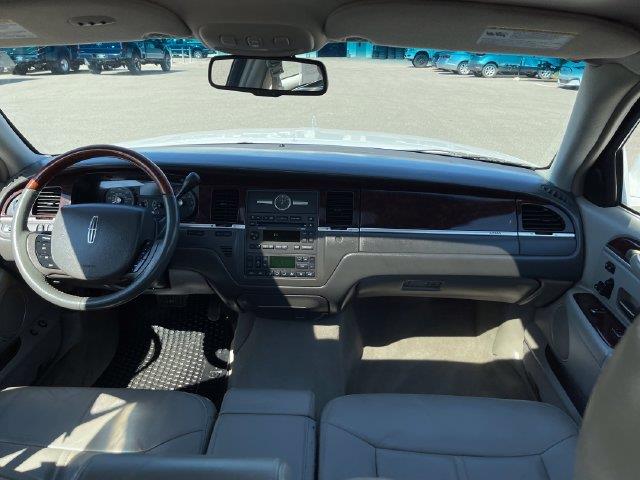 2007 Lincoln Town Car - $6,995