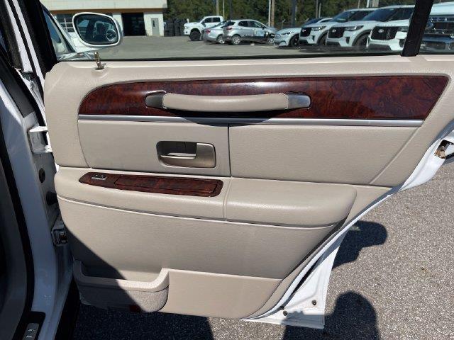 2007 Lincoln Town Car - $6,995