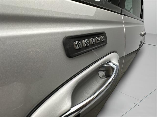 2003 Lincoln Town Car - $8,000