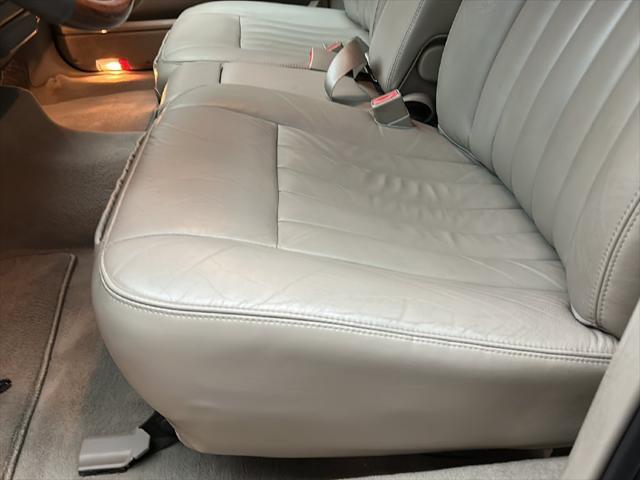 2003 Lincoln Town Car - $8,000