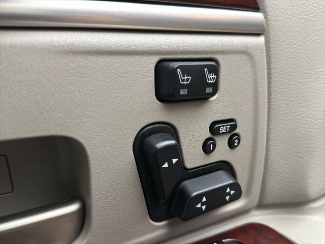 2003 Lincoln Town Car - $8,000