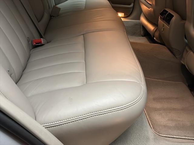 2003 Lincoln Town Car - $8,000