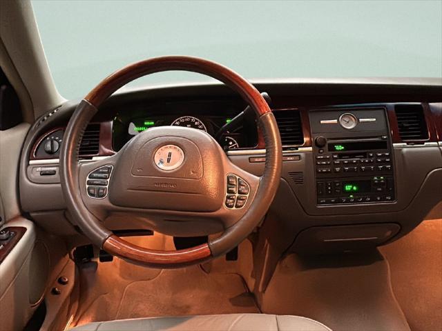 2003 Lincoln Town Car - $8,000