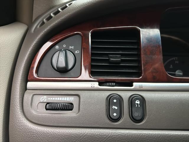 2003 Lincoln Town Car - $8,000
