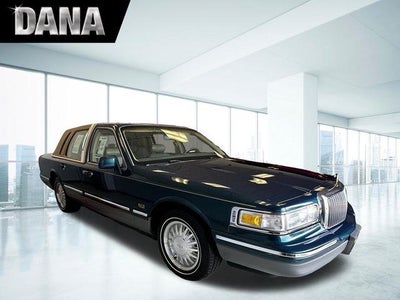 1997 Lincoln Town Car Signature 4DR Sedan