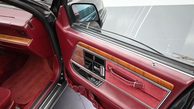 1990 Lincoln Continental Signature