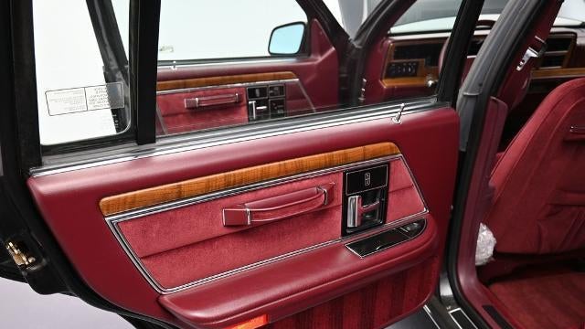1990 Lincoln Continental Signature