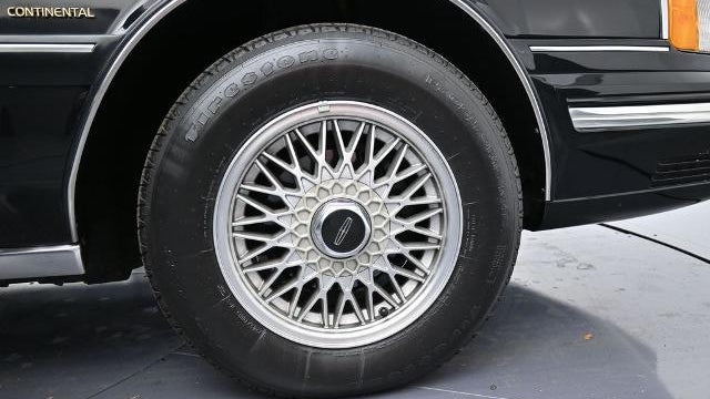 1990 Lincoln Continental Signature