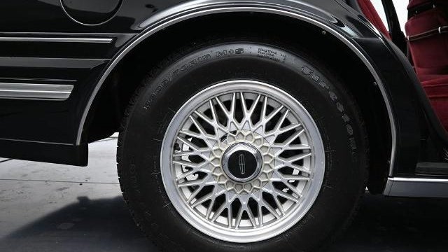 1990 Lincoln Continental Signature
