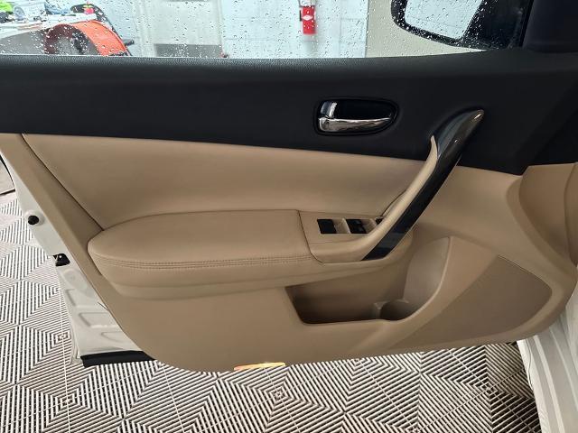 2013 Nissan Maxima - $9,250