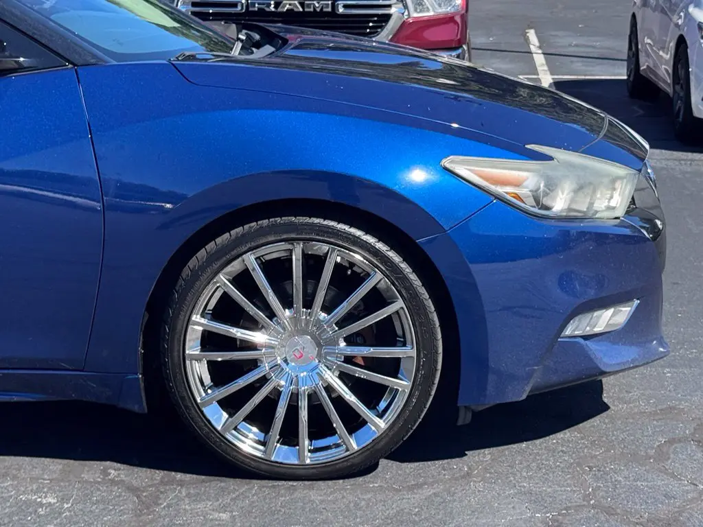 2017 Nissan Maxima - $9,900