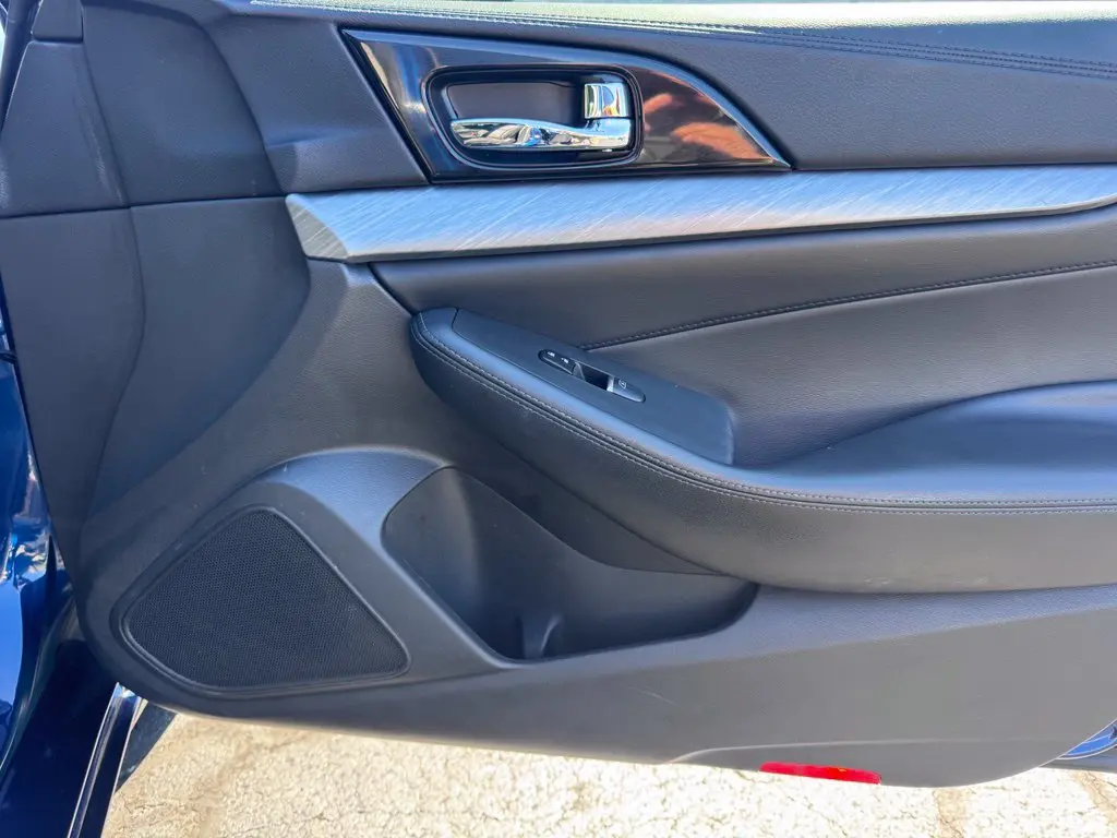 2017 Nissan Maxima - $9,900