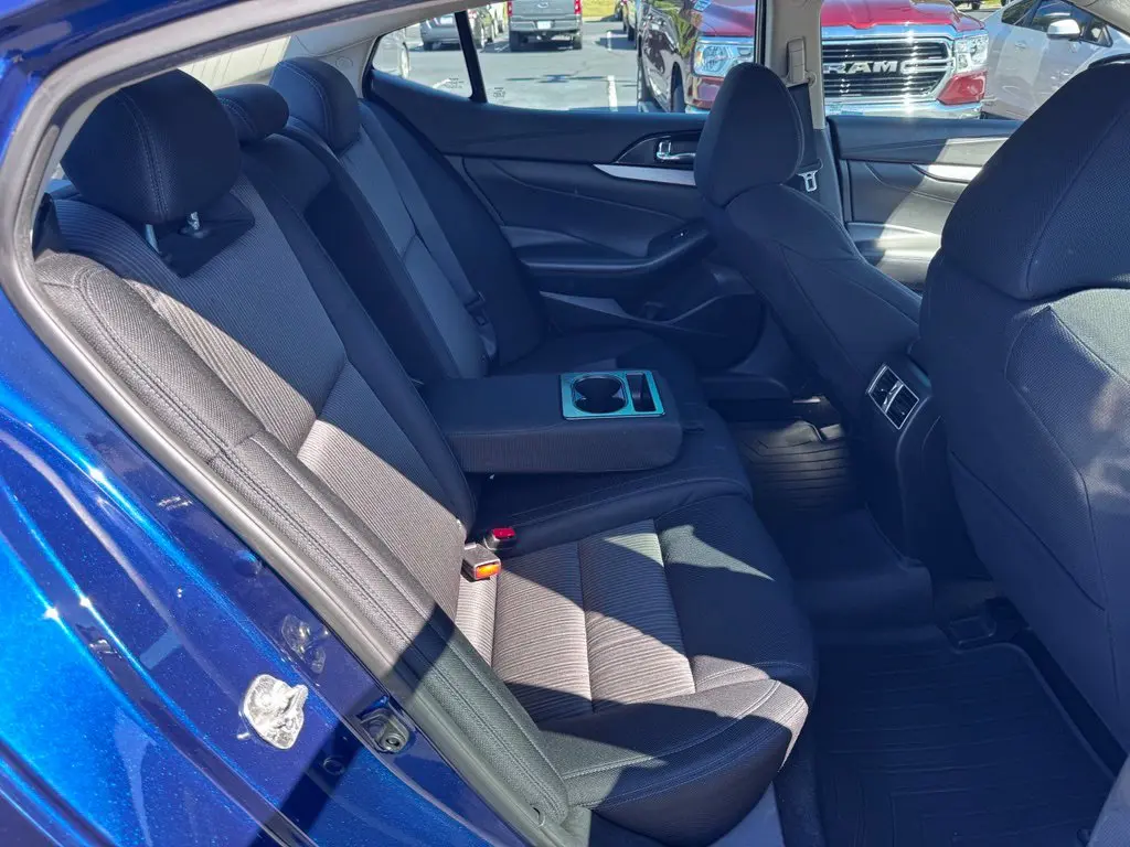 2017 Nissan Maxima - $9,900