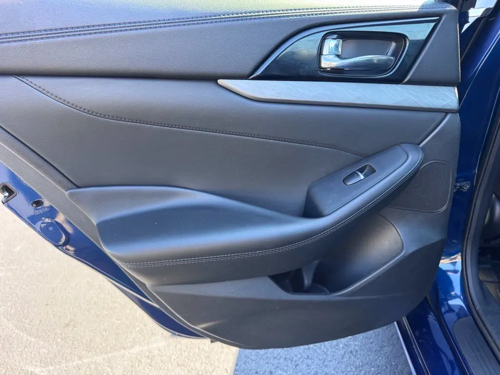 2017 Nissan Maxima - $9,900