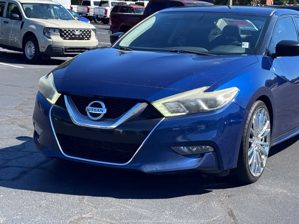 2017 Nissan Maxima - $9,900