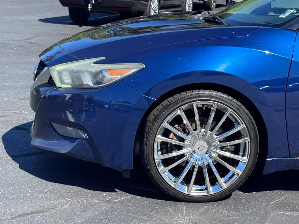 2017 Nissan Maxima - $9,900