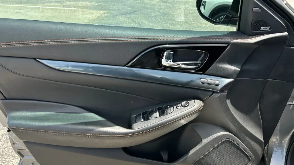 2023 Nissan Maxima 3.5 SR
