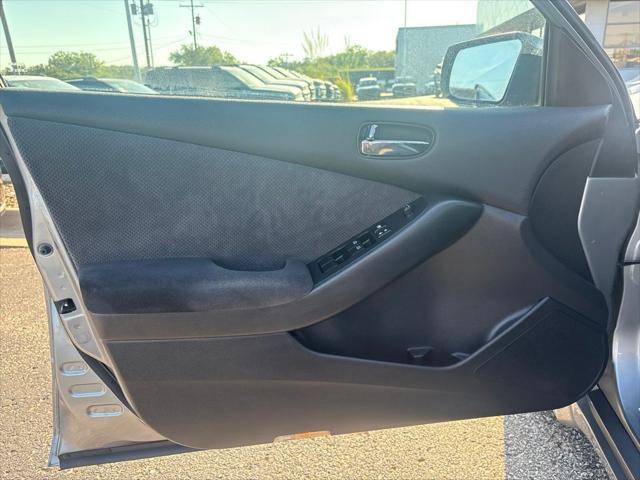2008 Nissan Altima - $8,699
