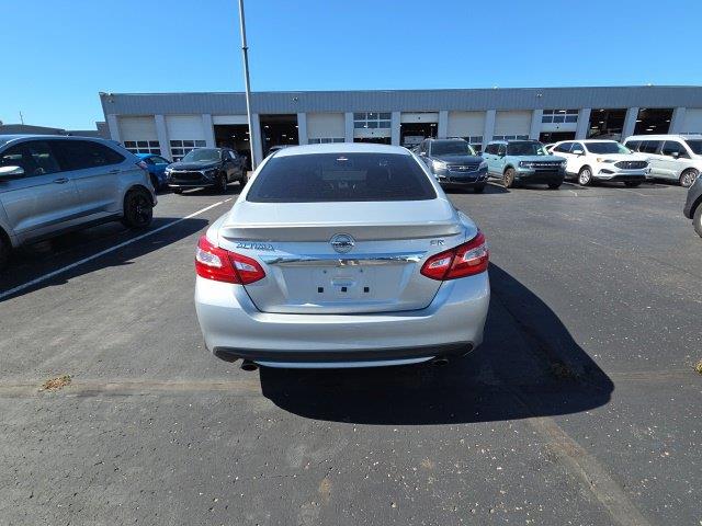 2016 Nissan Altima - $8,999