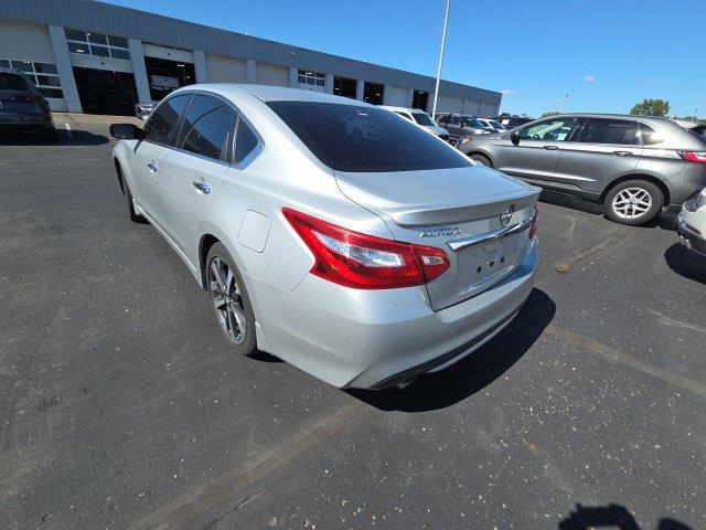2016 Nissan Altima - $8,999