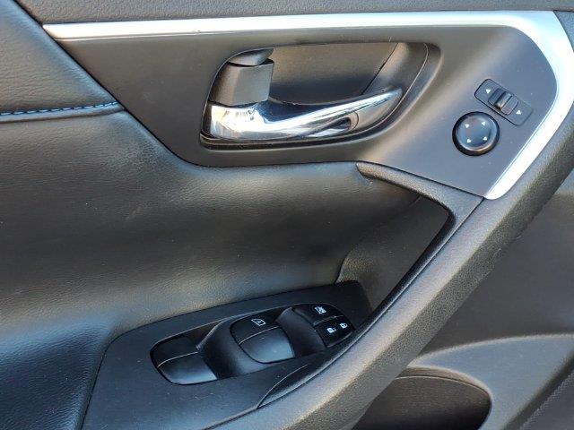 2016 Nissan Altima - $8,999