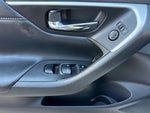 2016 Altima Thumbnail 14