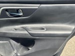 2017 Altima Thumbnail 18