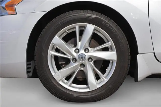 2013 Nissan Altima - $6,800