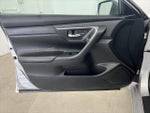 2015 Altima Thumbnail 11