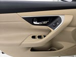 2015 Altima Thumbnail 12