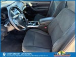 2015 Altima Thumbnail 18
