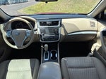 2016 Altima Thumbnail 21
