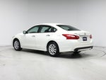 2016 Altima Thumbnail 2