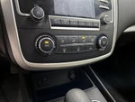 2016 Altima Thumbnail 16