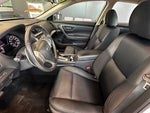 2017 Altima Thumbnail 16