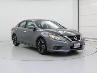 2018 Nissan Altima with Gun Metallic Exterior