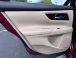 2015 Altima Thumbnail 19