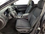2016 Altima Thumbnail 11