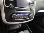 2016 Altima Thumbnail 16